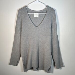 Abercrombie & Fitch Gray V-Neck sweater
